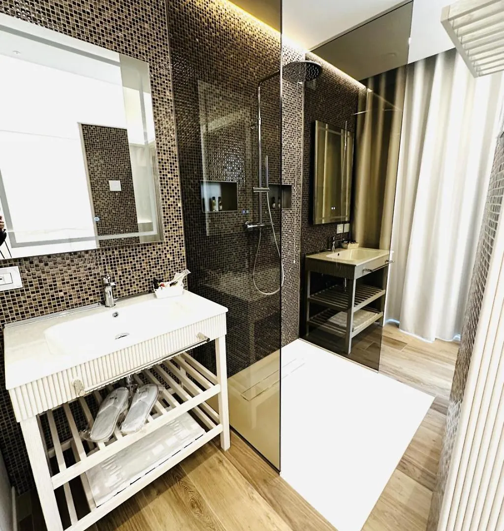 Wine Hotel Lugana Parco Al Lago Sirmione 3*,